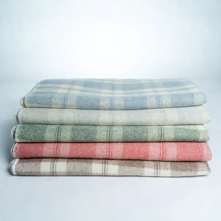 Merino blanket Warmi II- Red - Size: 100 x 145 cm