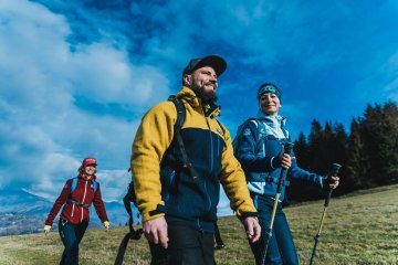 How to choose the perfect transition jacket for spring hiking